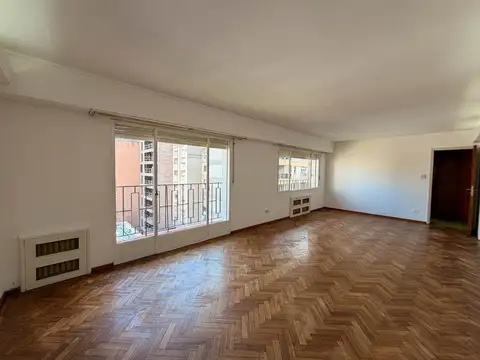 DEPARTAMENTO ANTIGUO DE 2 DORMITORIOS DEPENDENCIA EN ALQUILER EN ZONA CENTRO