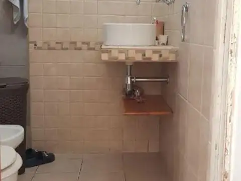 Casa 5 ambientes con 2 baños