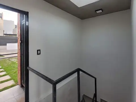Depto Tipo Casa en Venta de 5 ambientes