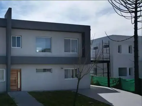 Casa en Alquiler en Lagoon Pilar, USD 2.200