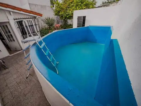 VENTA CASA 5 AMBIENTES CARAPACHAY PILETA