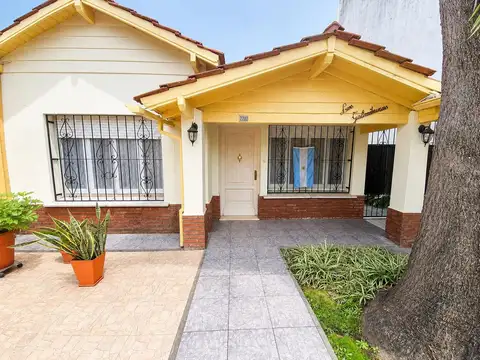 Casa en venta de 4 amb. con parque, quincho y patio en Malaver, Ballester, San Martin, GBA NORTE