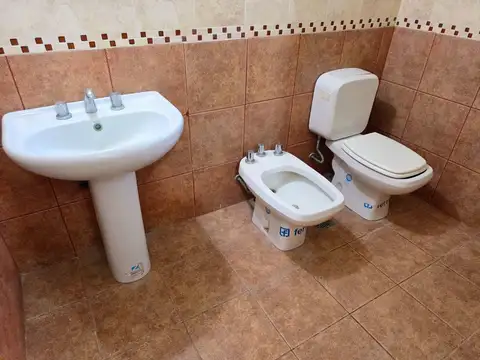 Casa en Venta con 3 cocheras