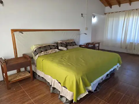 Casa 9 ambientes con 6 baños