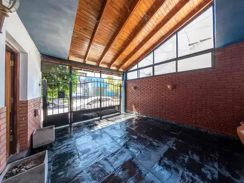 Depto Tipo Casa en Venta con 1 cocheras