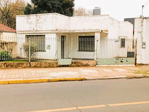 CASA  3 AMBIENTES ALQUILER LOMAS DE ZAMORA FONDO