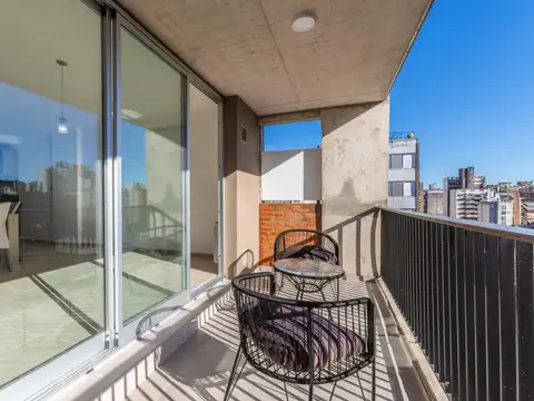 EN VENTA - DEPARTAMENTO 3 DORMITORIOS CON COCHERA Y TERRAZA EXCLUSIVA-CENTRO