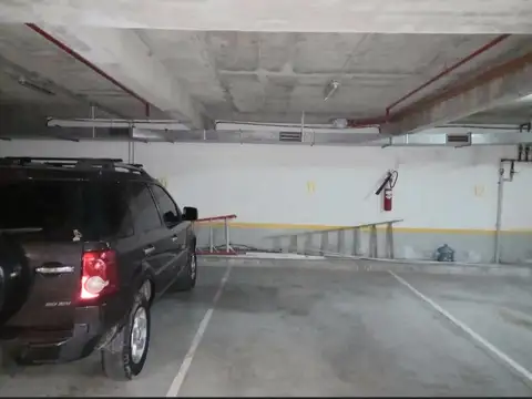 Alquiler Cochera  en Monserrat