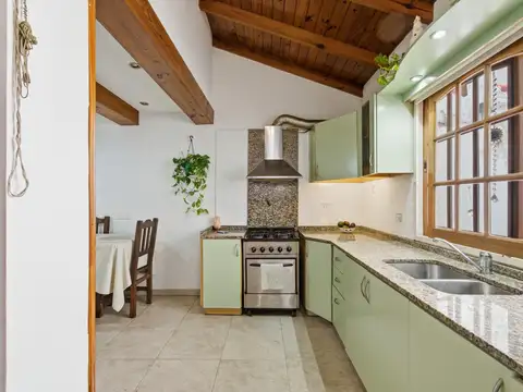 Depto Tipo Casa 6 ambientes con 1 baño