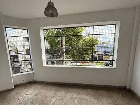 Departamento 5 ambientes con 2 baños