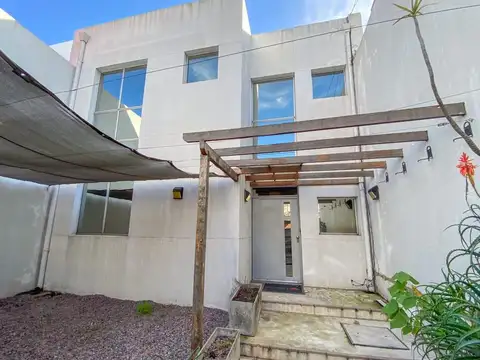 Oficina en Venta con 2 cocheras