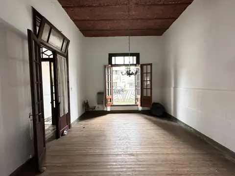 Casa en Alquiler con 1 cochera