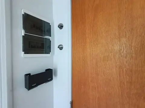 VENTA MONOAMBIENTE CON BALCÓN LUMINOSO PISO ALTO