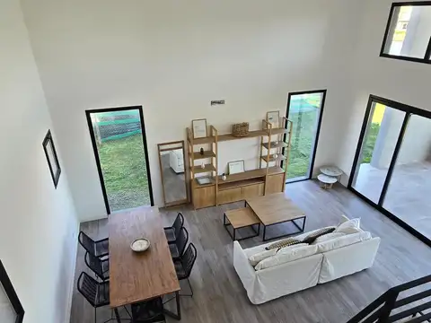 Casa en Venta con 4 cocheras