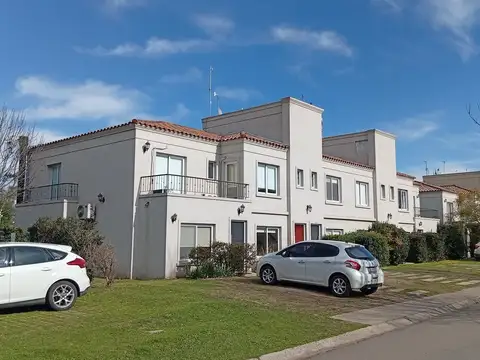 Venta Dúplex 2 ambientes La Angélica Pilar