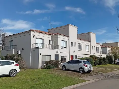 Venta Dúplex 2 ambientes La Angélica Pilar