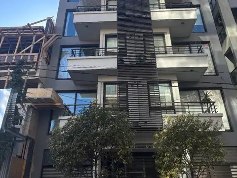 SEMIPISO EN VENTA 3 AMB CON COCHERA ZONA GUEMES