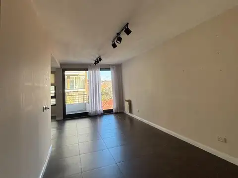 SEMIPISO EN VENTA 3 AMB CON COCHERA ZONA GUEMES