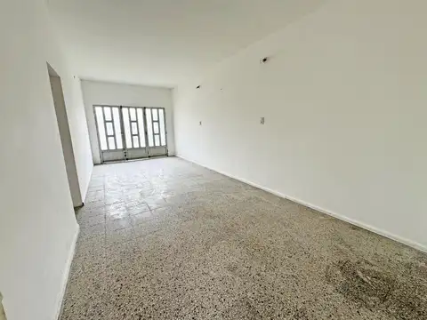 Casa en Alquiler con 2 cocheras