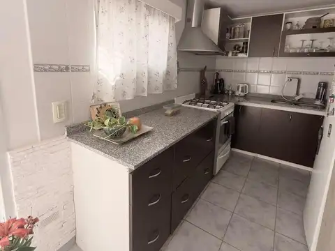 Depto Tipo Casa 9 ambientes con 1 baño