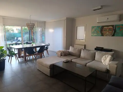 Casa en Venta en Godoy Cruz, USD 420.000