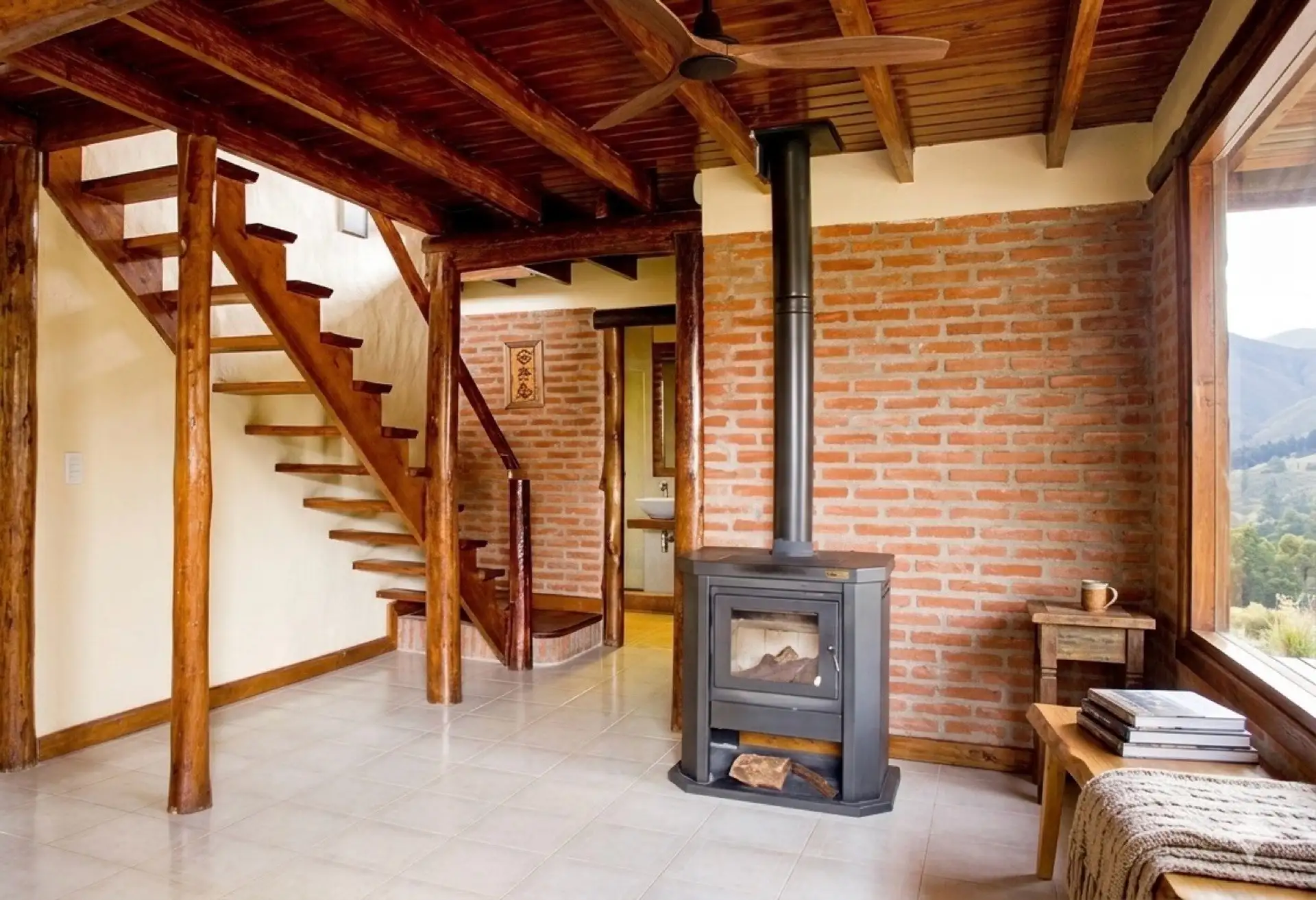 Casa 3 ambientes con parque perimetral