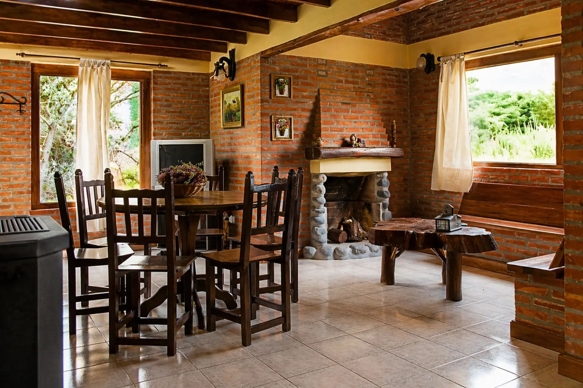 Casa 3 ambientes con parque perimetral