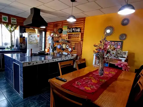 Casa 4 ambientes con 1 baño