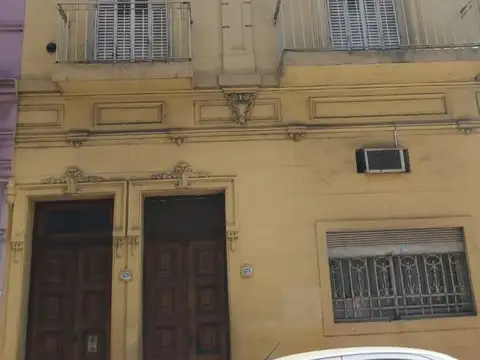 Casa sobre lote propio en San Telmo - Ideal inversion