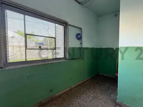 San Juan 2300, Piso 0