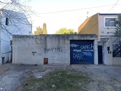 Lote Industrial 340 m² con mejoras - San Justo