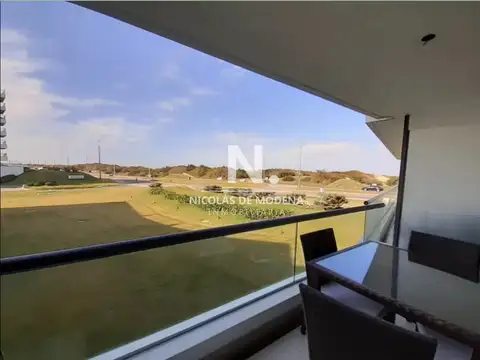 Amplio departamento en venta frente al mar, 3 suites. Blue Bird