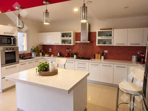 En Venta | Casa de 4 Dormitorios | Barrio 107 Viviendas | Plottier