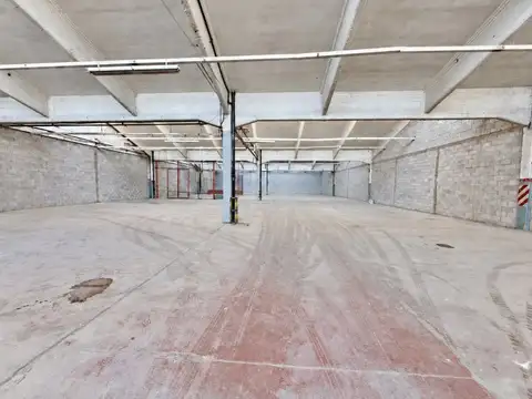 GALPÓN EN ALQUILER EN FLORIDA OESTE PREDIO CERRADO | 1.039 M² APROX. | SEGURIDAD Y EXCELENTES A...