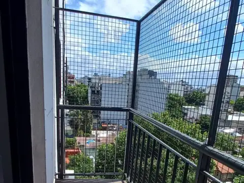 Poeta Leopardi 100, Piso 8