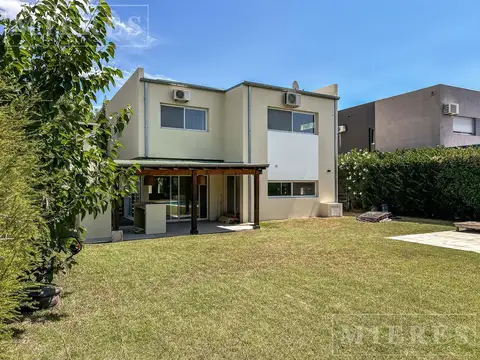 Casa en Venta en La Comarca, USD 330.000