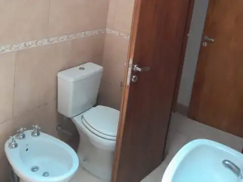 Casa 2 ambientes con 1 baño