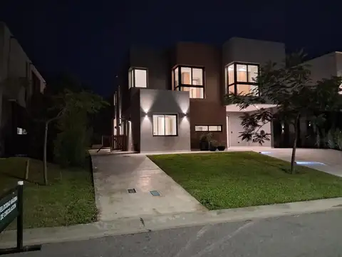 CASA  6 AMB   NORDELTA A ESTRENAR