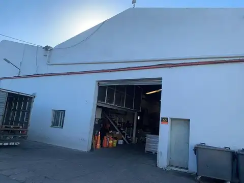 GALPONES EN ALQUILER * EN PREDIO INDUSTRIAL * 750 m2