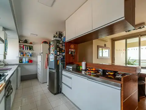 Venta 2 dormitorios con vista al rio y cochera