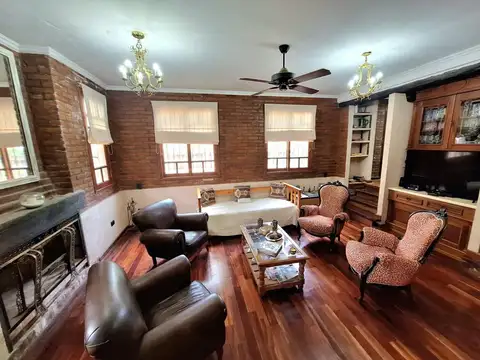 HERMOSA CASA CON PISCINA A TERMINAR