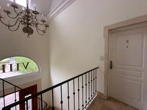 Departamento en Alquiler con 1 cocheras