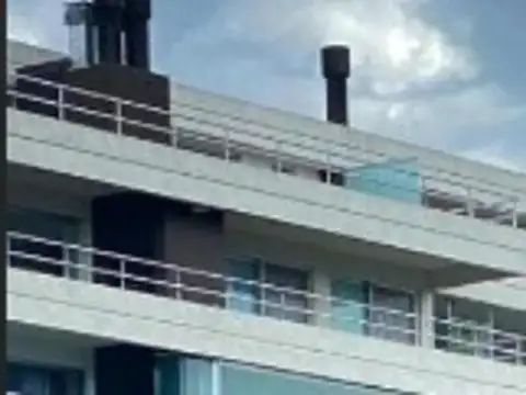 Departamento en Alquiler con 2 cocheras