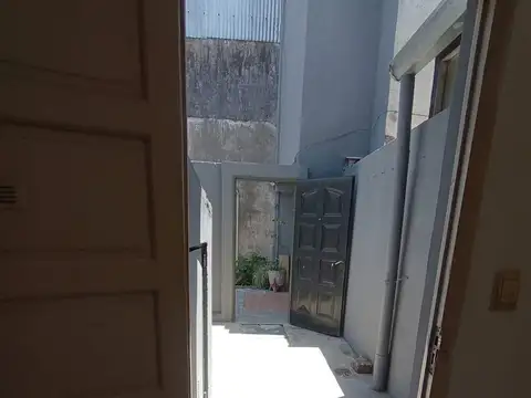 Depto Tipo Casa en Venta en Caseros, USD 170.000
