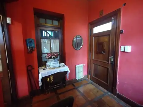 Casa 6 ambientes con 2 baños