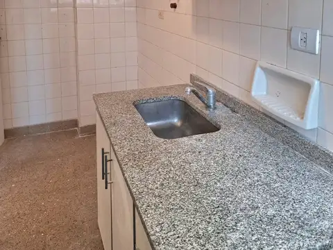 Juan José Paso 200, Piso 6