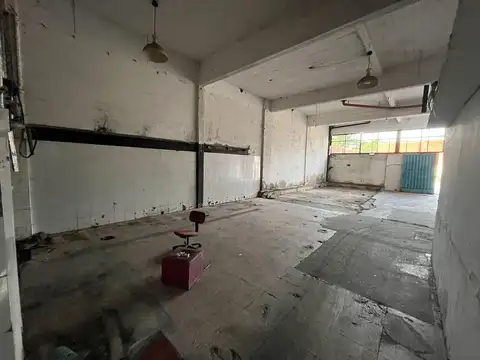 Galpon en Venta 44  mts Fondo