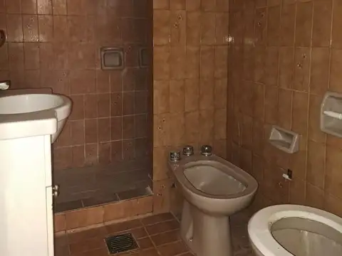 Casa interna entre Caminos a 100mt Estacion de tren