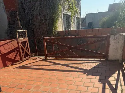 Depto Tipo Casa 2 ambientes con 1 baño