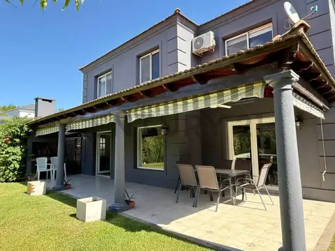CASA EN VENTA EN EXCLUSIVIDAD EN SANTA BARBARA